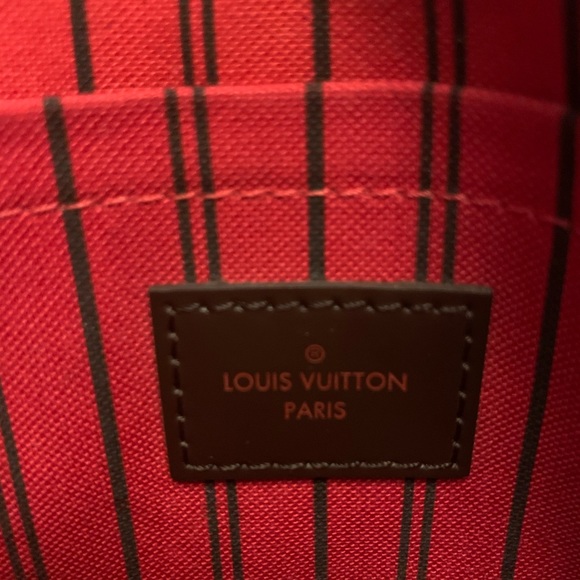 Louis Vuitton Neverfull Bag and Wristlet - Picture 2 of 14